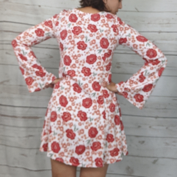 EUC ~ HOLLISTER Tunic Bell Sleeve Dress - Picture 2 of 10